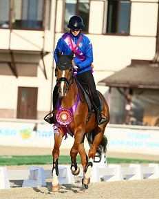 Олеся Косарева выиграла кросс-кантри и лошадь в Maxima Park