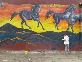Сибирь и Урал покорили конные объекты street-art