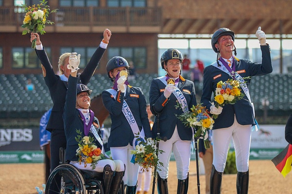 Команда Голландии по паравыездке выиграла Золото Всемирных конных игр