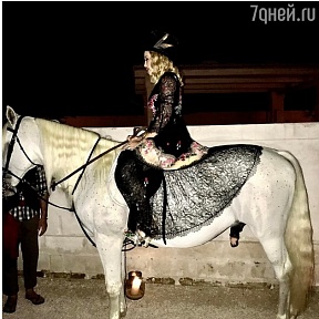 Мадонна отметила 59-летие верхом на лошади