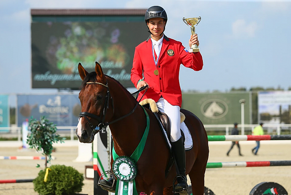 Андрей Горчаковский выиграл лошадь по итогам абсолютного первенства многоэтапного Кубка КСК «Бреч»